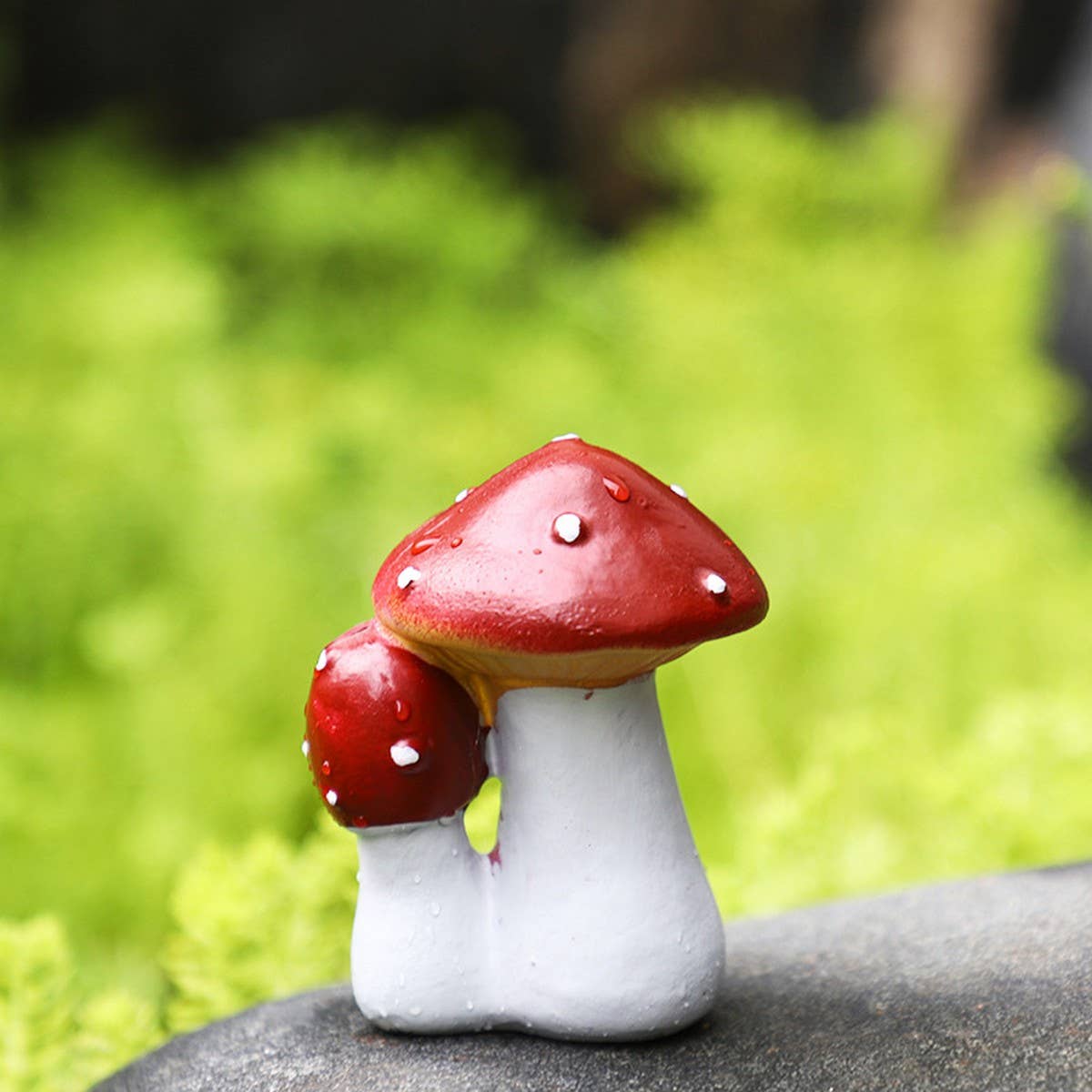 Realistic Mushroom Resin Garden Decor_CWAJE5291