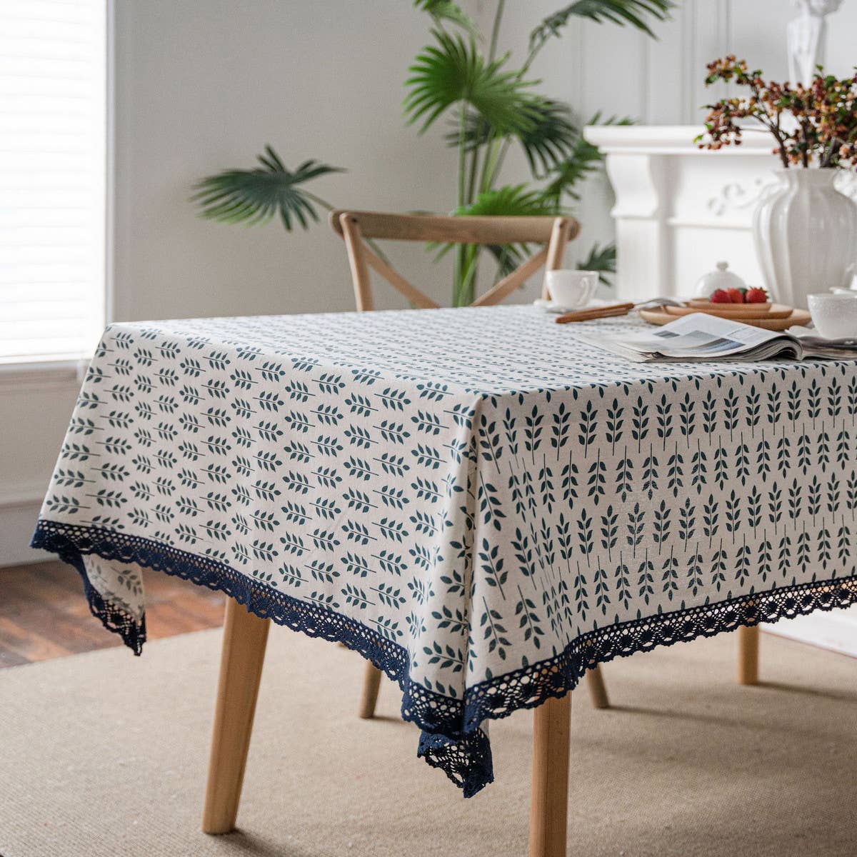 HOME BLUE ROSE PRINT PASTORAL TABLECLOTH