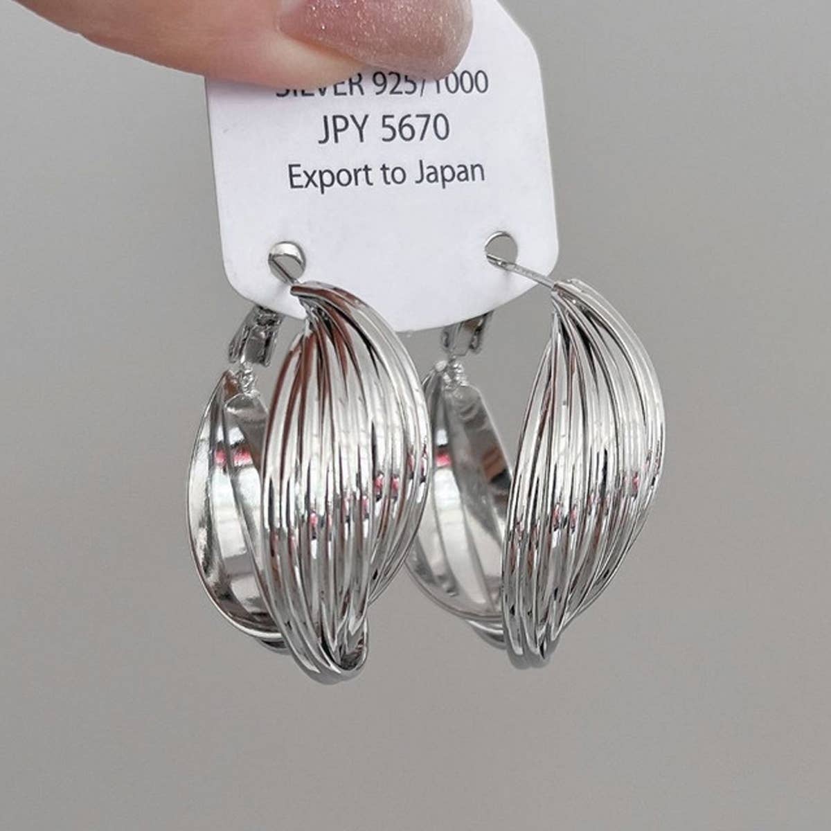 RETRO MULTI-LAYERED LARGE HOOP EARRINGS_CWAJE1319