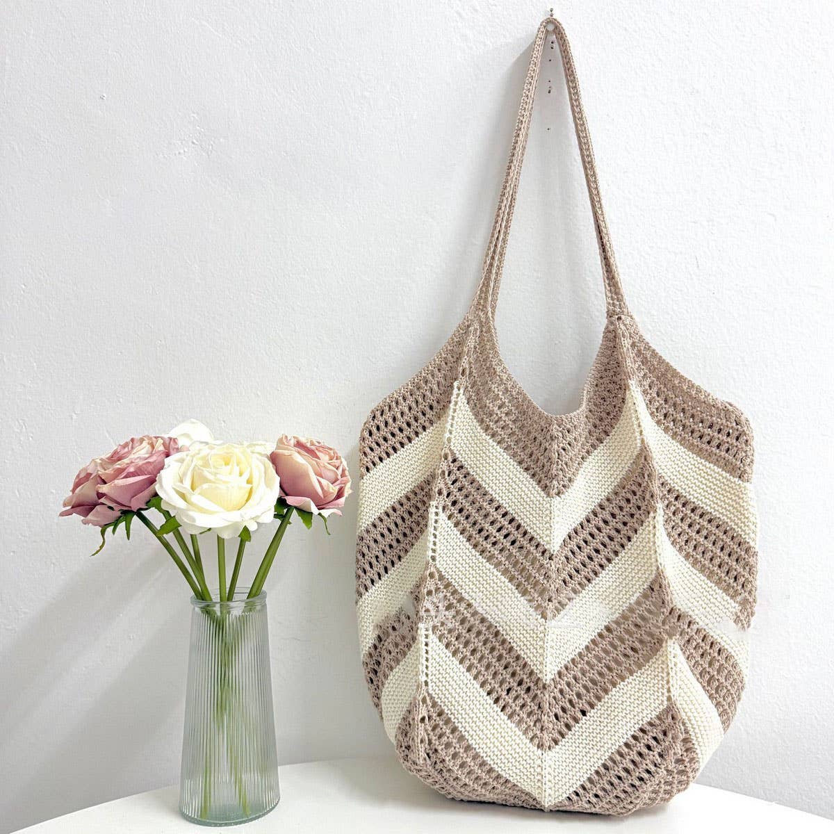 CUAB00635_2025 LARGE STRIPED KNIT WOVEN TOTE SHOULDER BAG