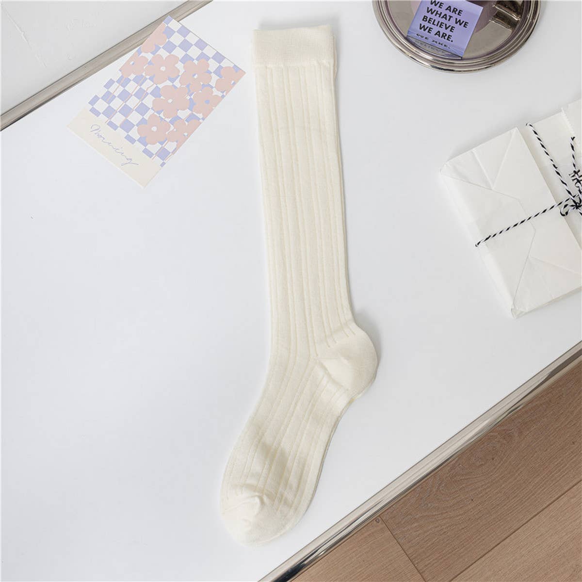 LIGHTWEIGHT CONTRAST STRIPED SOCKS