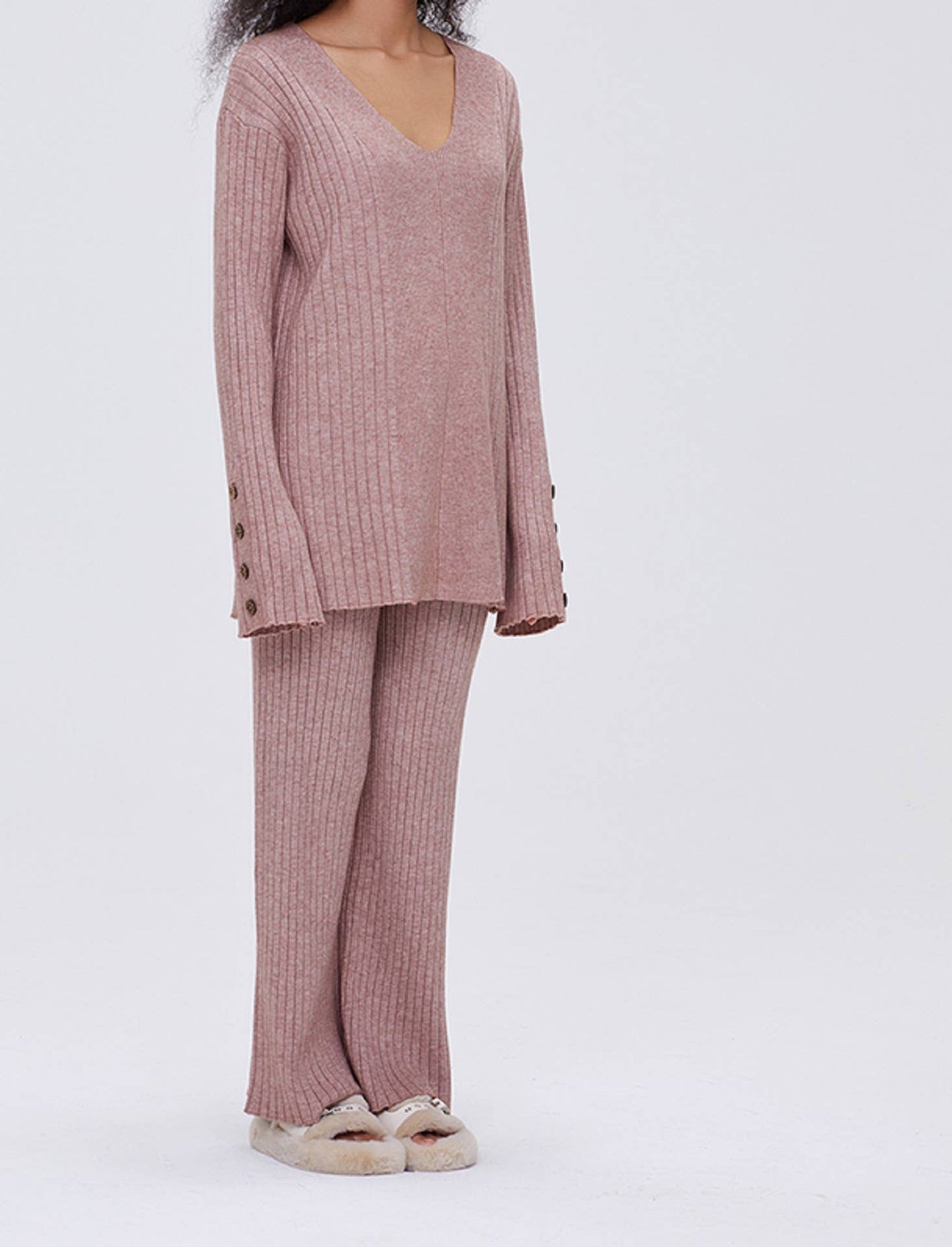 Long sleeves and trousers solid color knit suit