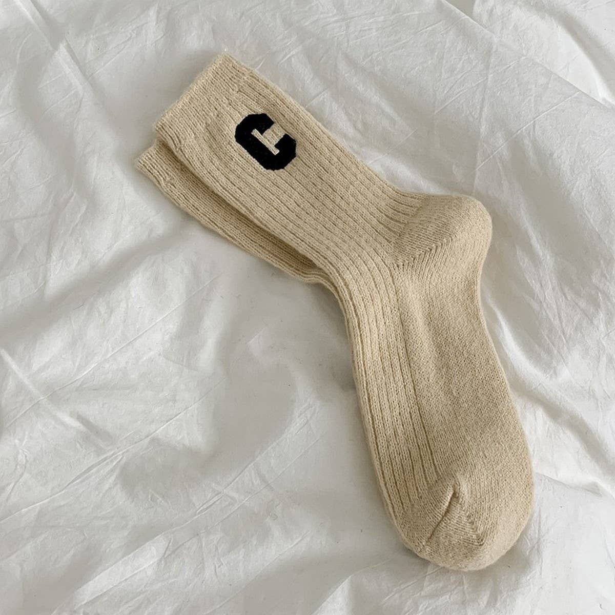 AUTUMN AND WINTER WARM LETTER C MID-TUBE SOCKS_CWMS1055