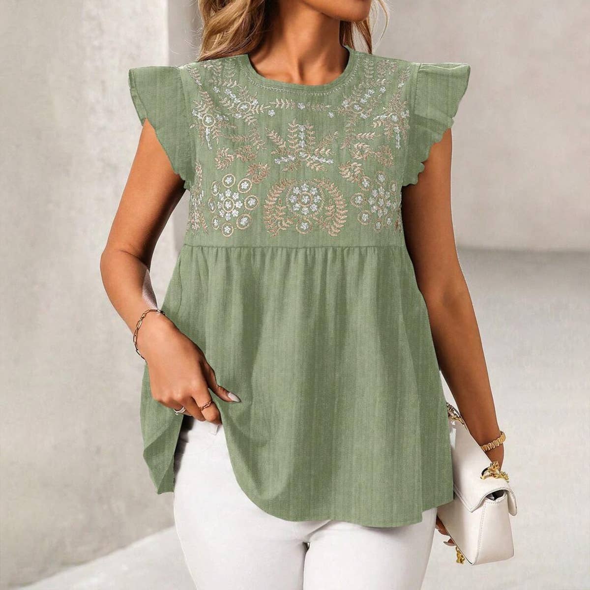 Embroidered fly-sleeved casual short shirt