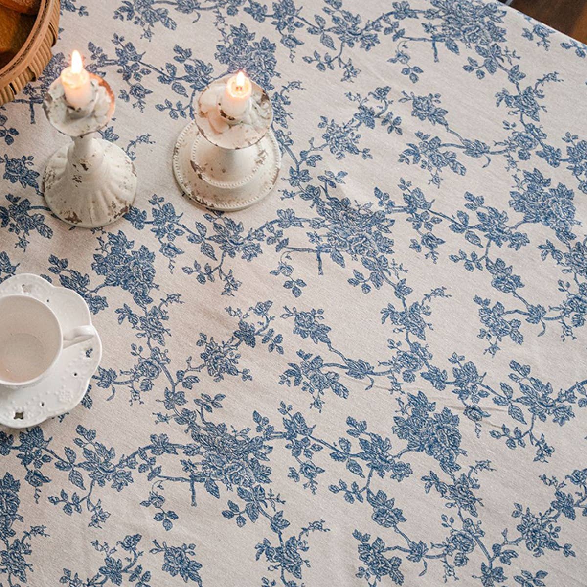 HOME BLUE ROSE PRINT PASTORAL TABLECLOTH
