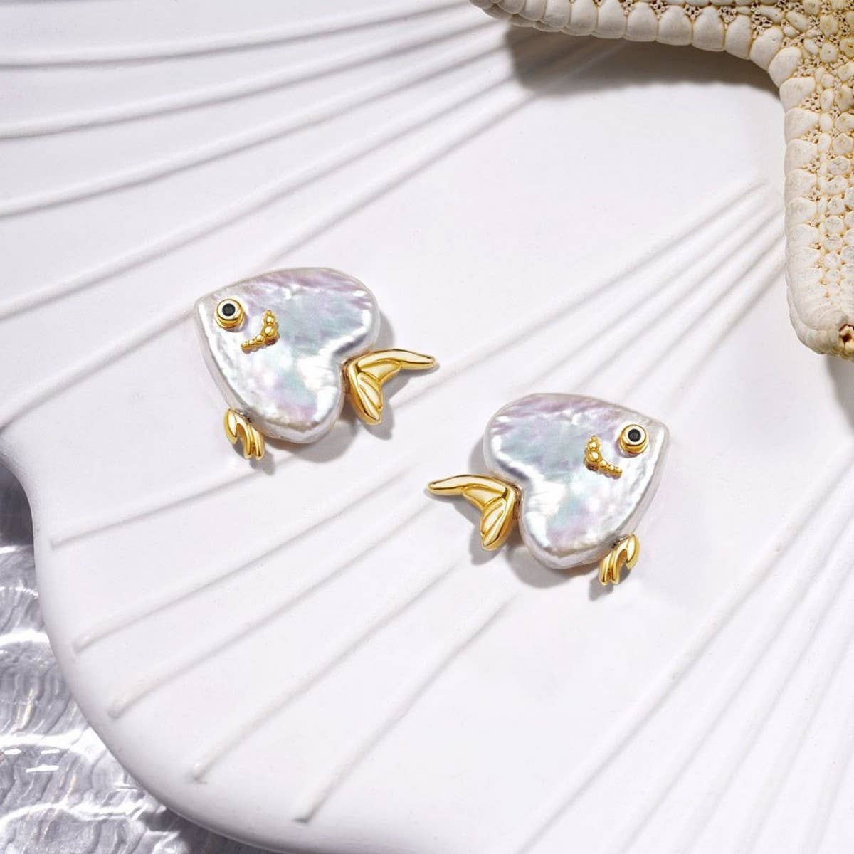 Design Natural Pearl Heart Fish Earrings