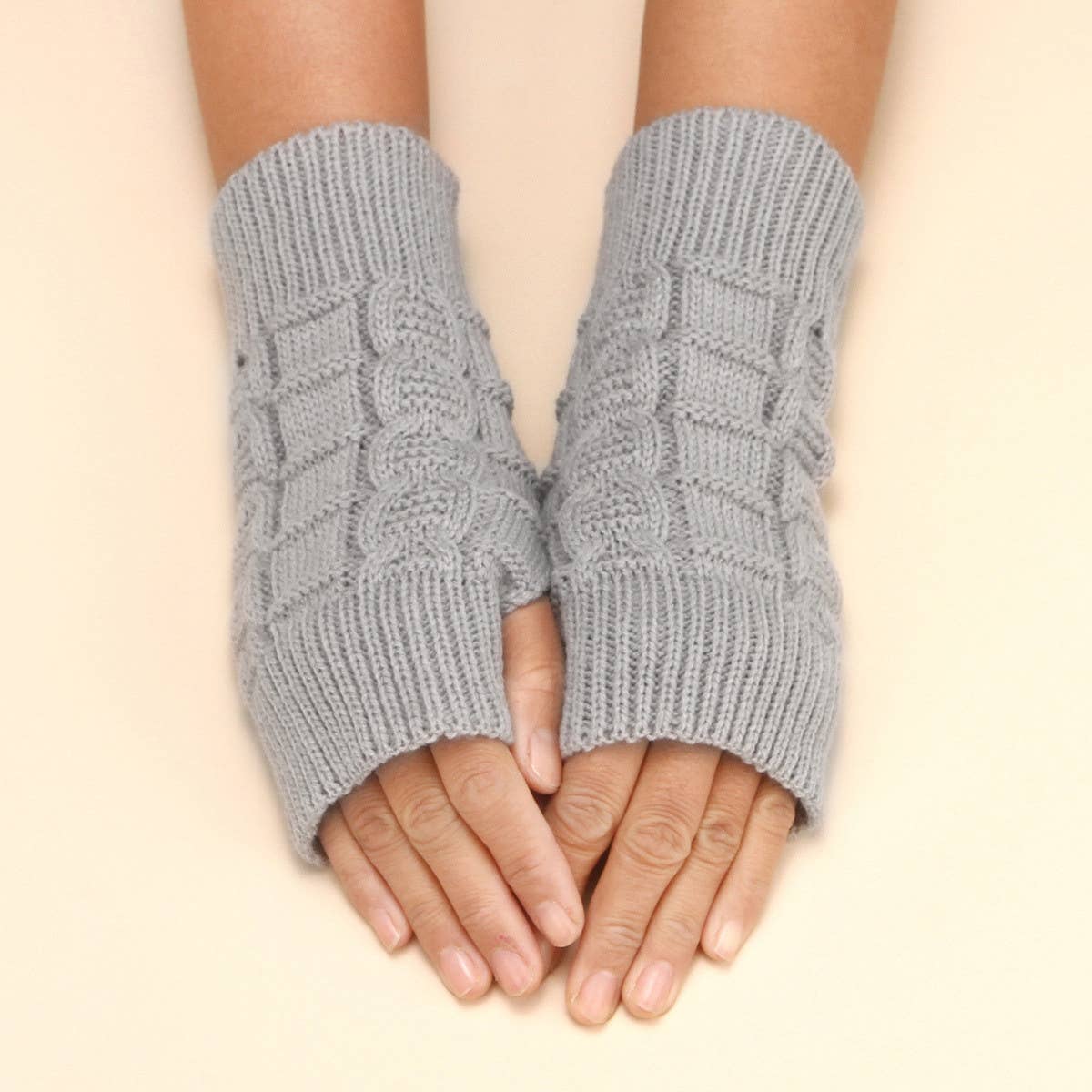 FASHIONABLE TWISTED WARM HALF FINGER GLOVES_CWAG0087