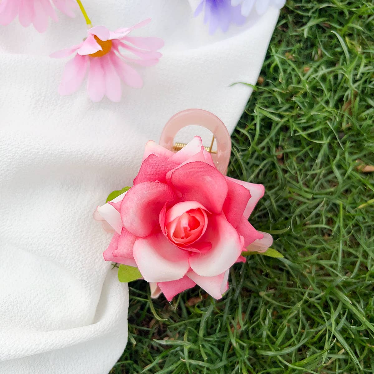 Dopamine-colored rose plastic hair clips