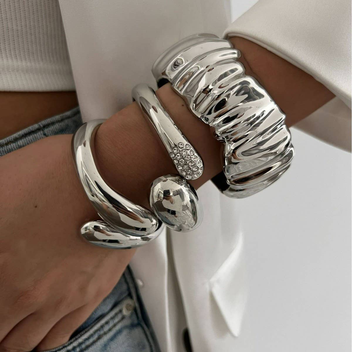 FASHIONABLE SPRING OPEN METAL SMOOTH BRACELET