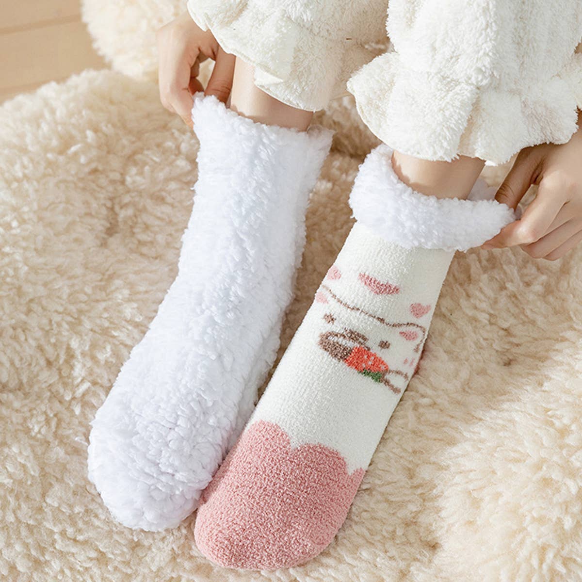WINTER MID-TUBE NON-SLIP FLOOR SOCKS FOR WOMEN