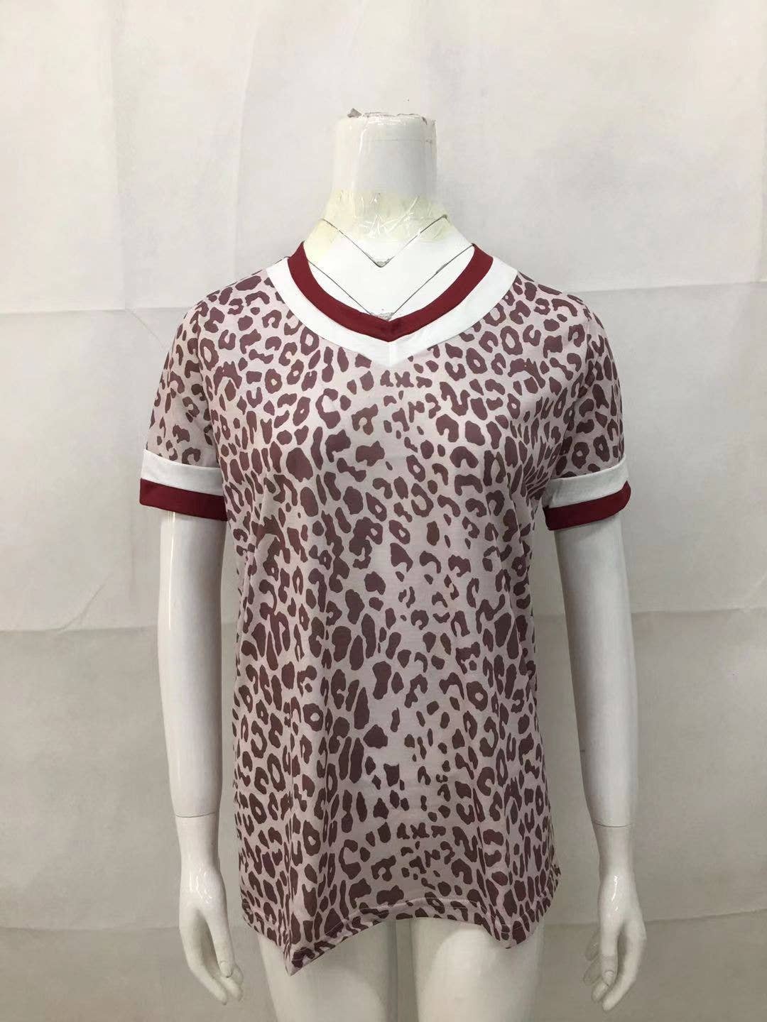 V-NECK PRINT LEOPARD T-SHIRT BLOUSE