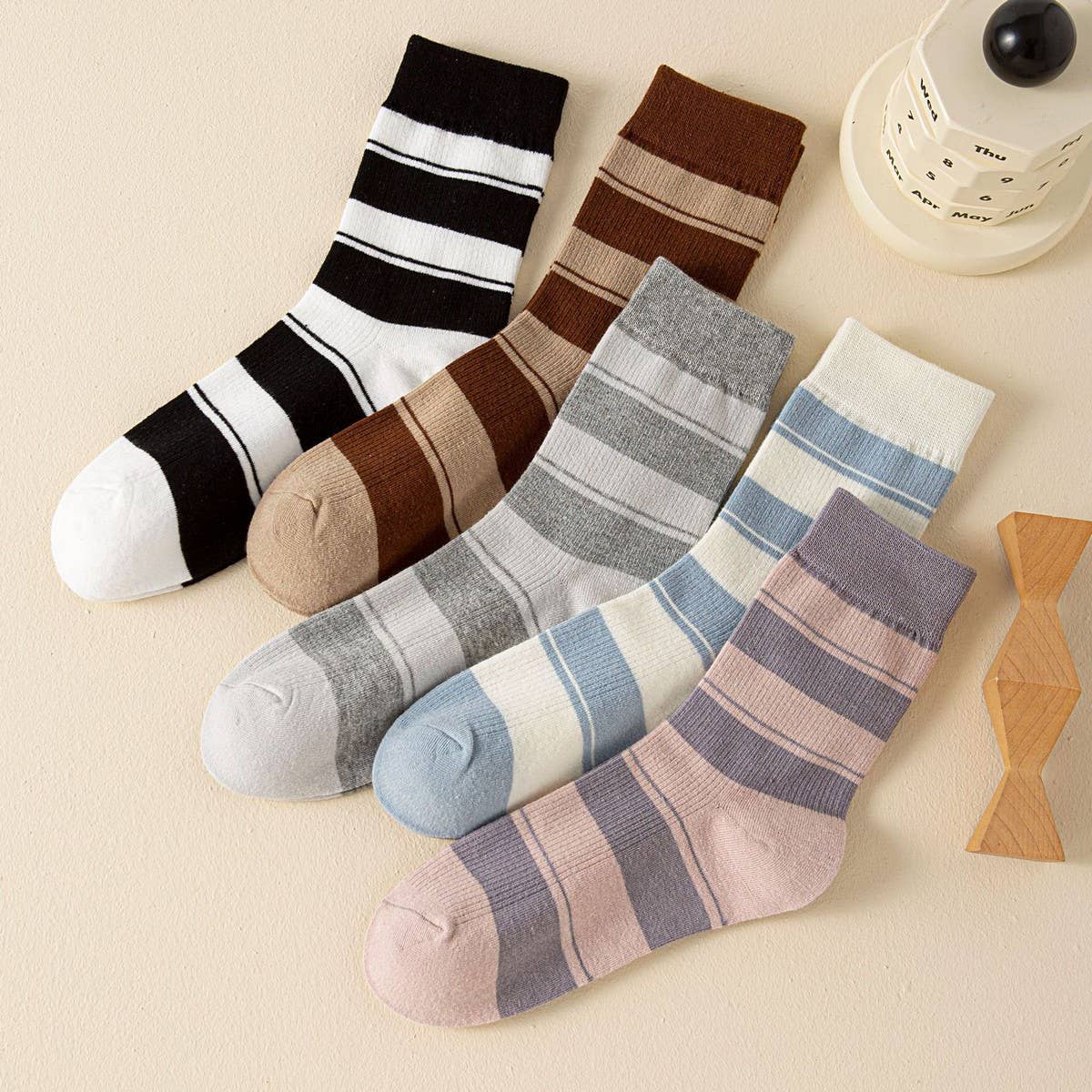 NEW STRIPED COTTON MID-TUBE SOCKS FOR WOMEN_CWMS1351