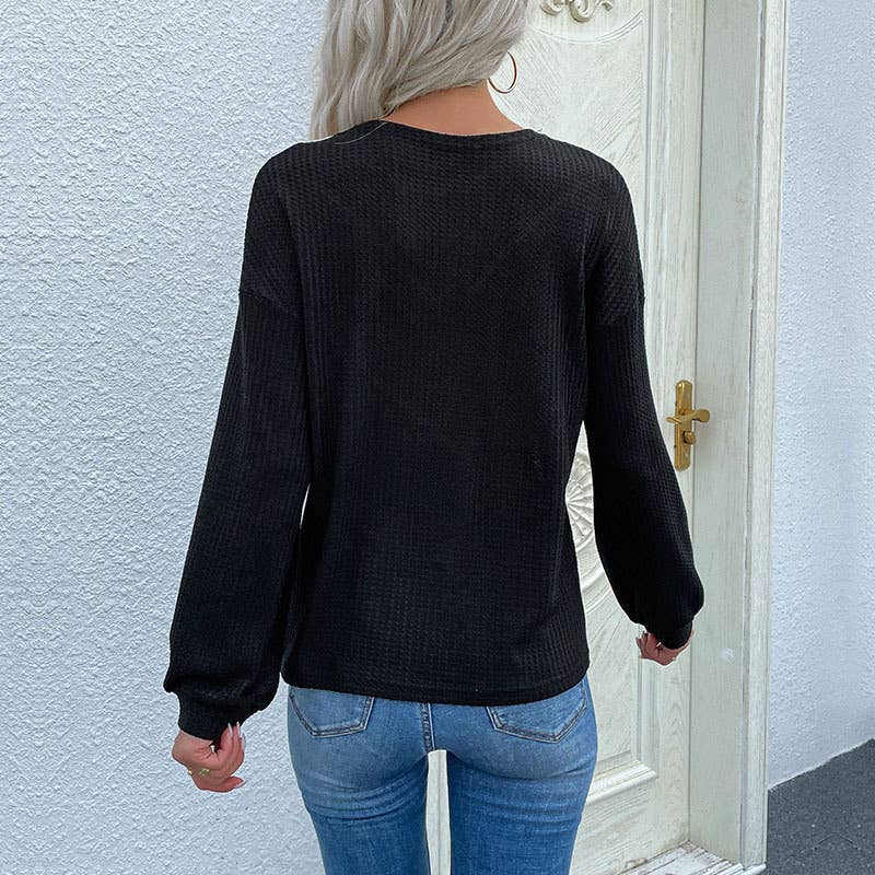 LACE CUTOUT SWEATER WITH A CONTRASTING CREW-NECK