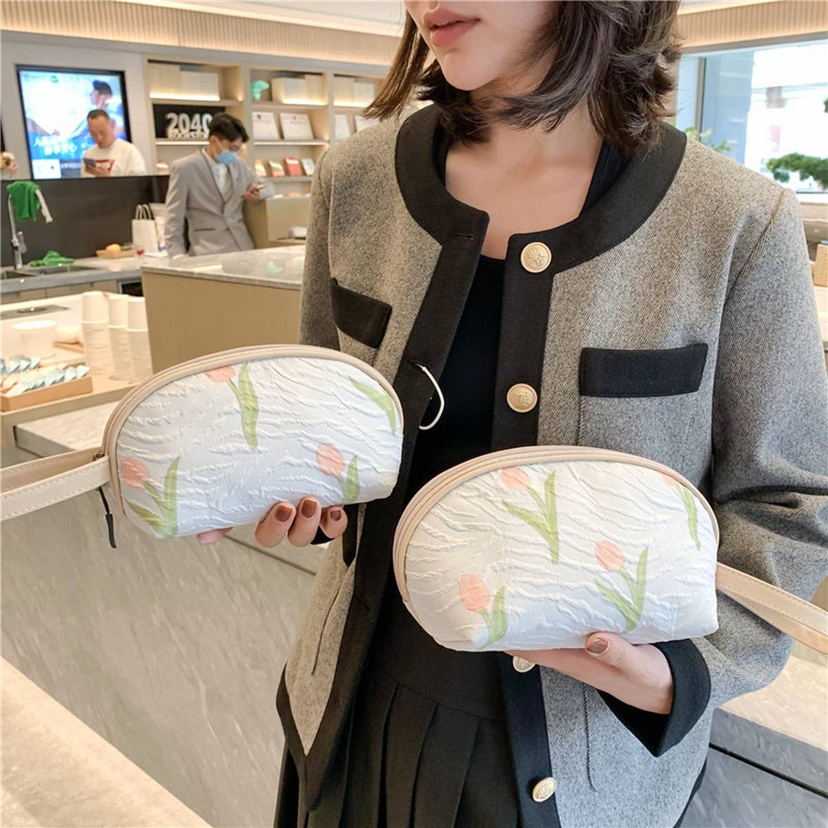 SEMICIRCULAR FLORAL SIMPLE PORTABLE COSMETIC BAG_CWAB4441