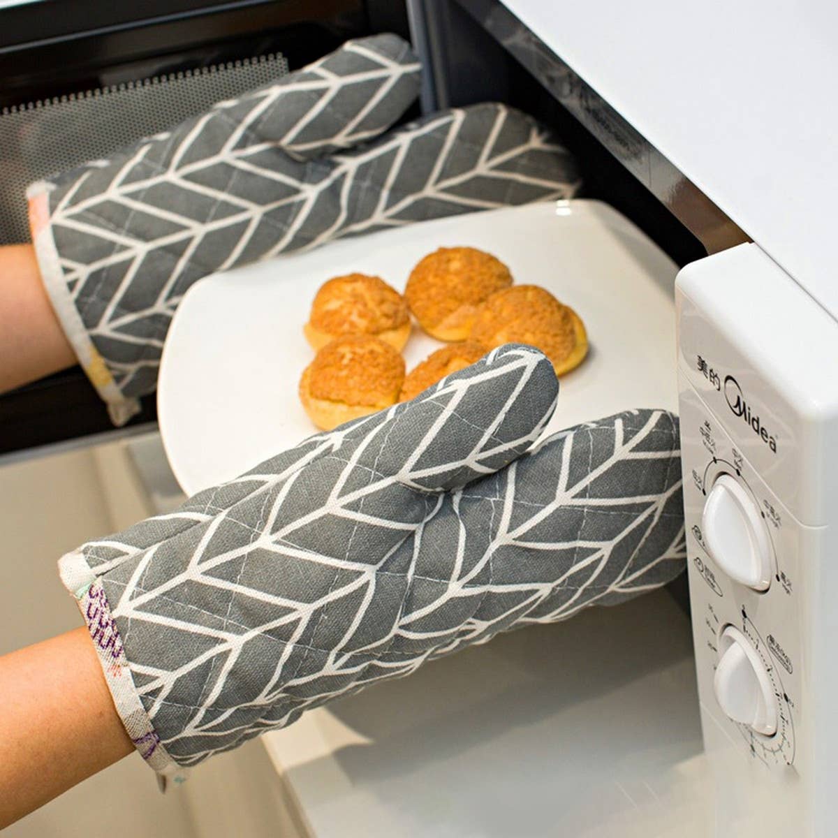 INSULATED HEAT RESISTANT COOKING SINGLE GLOVE