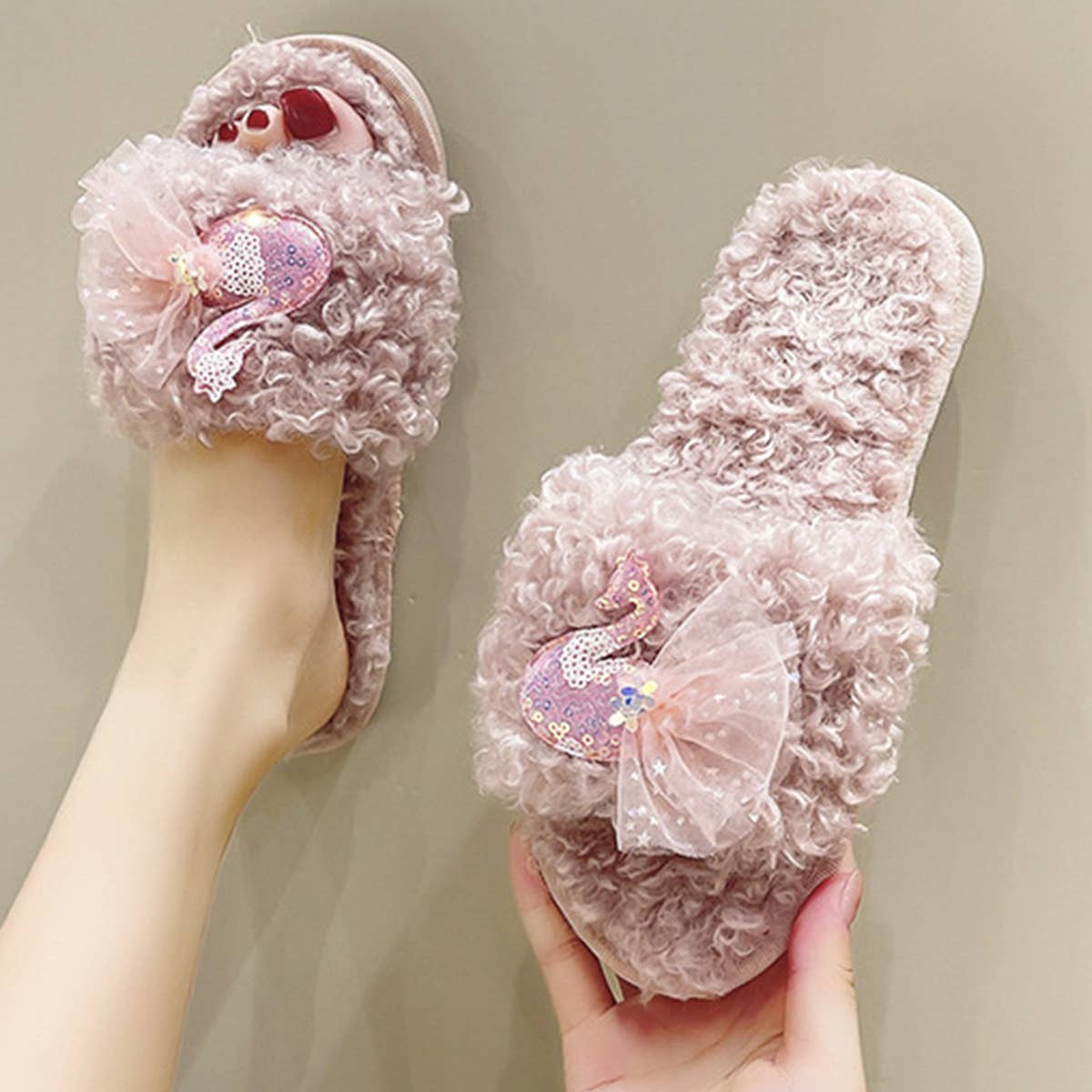 HOMEN LEISURE ROLL PLUSH OPEN-TOED SLIPPERS
