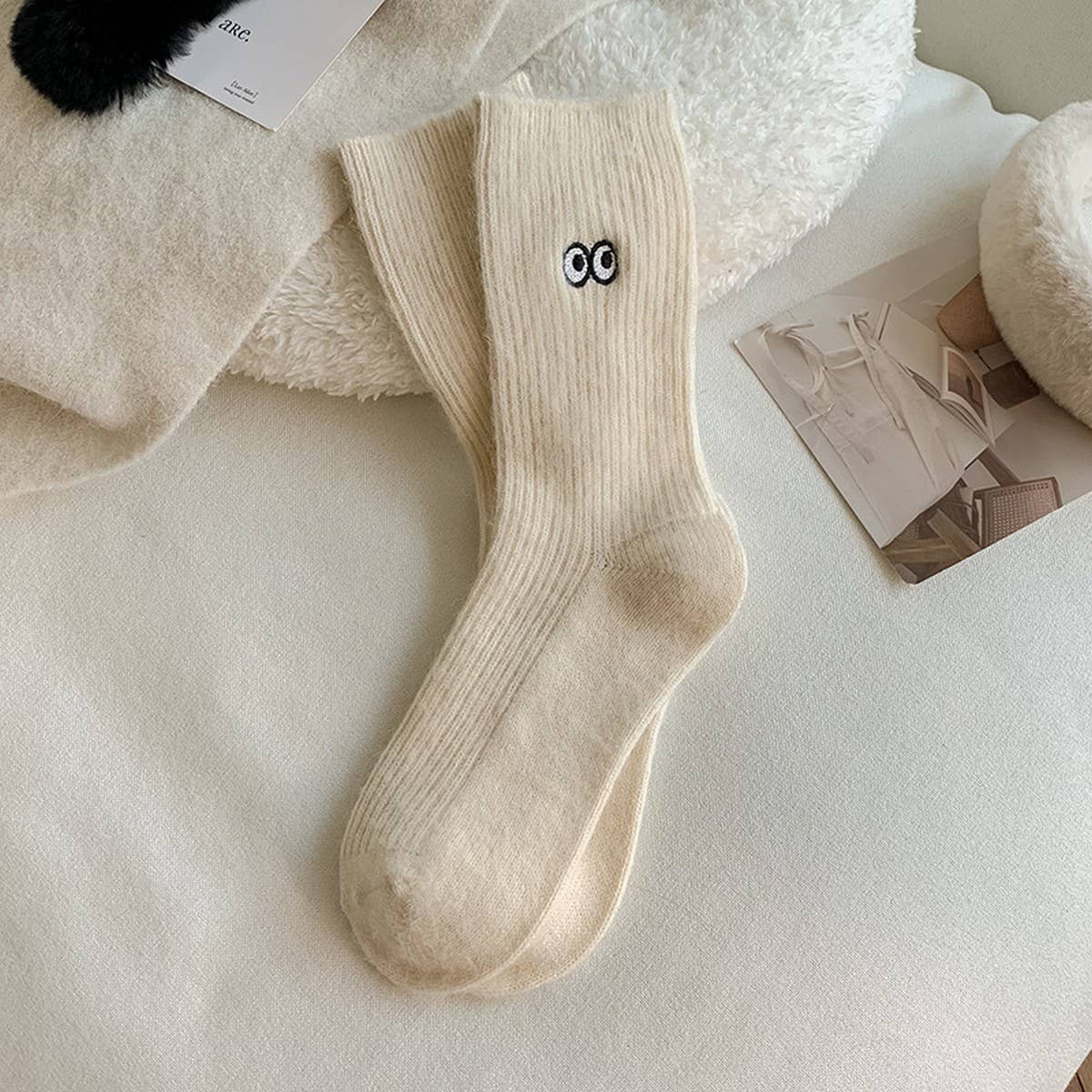 MID-TUBE SMALL EYE THICK WARM STACKED SOCKS