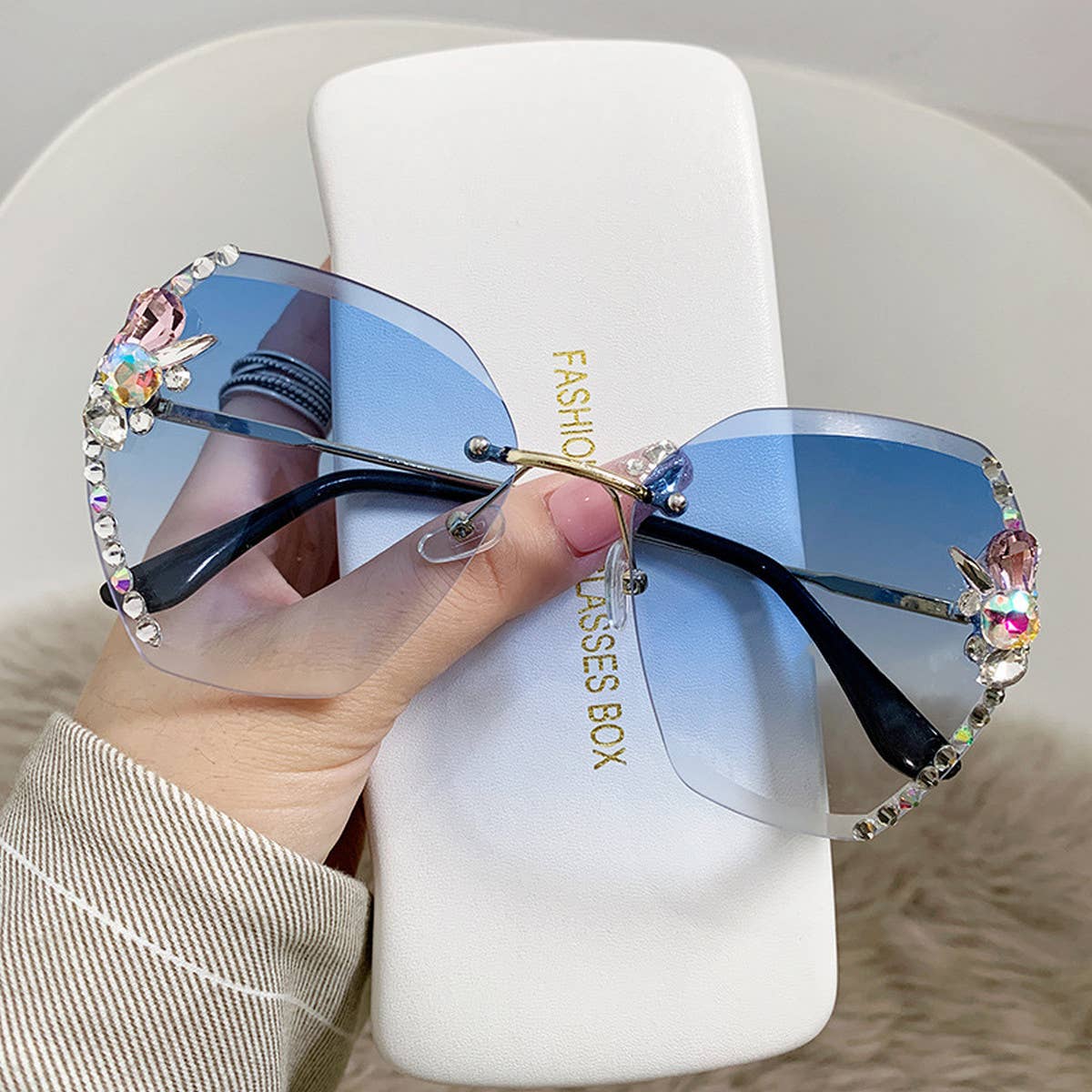 WOMEN FASHION RHINESTONE SUNGLASSES