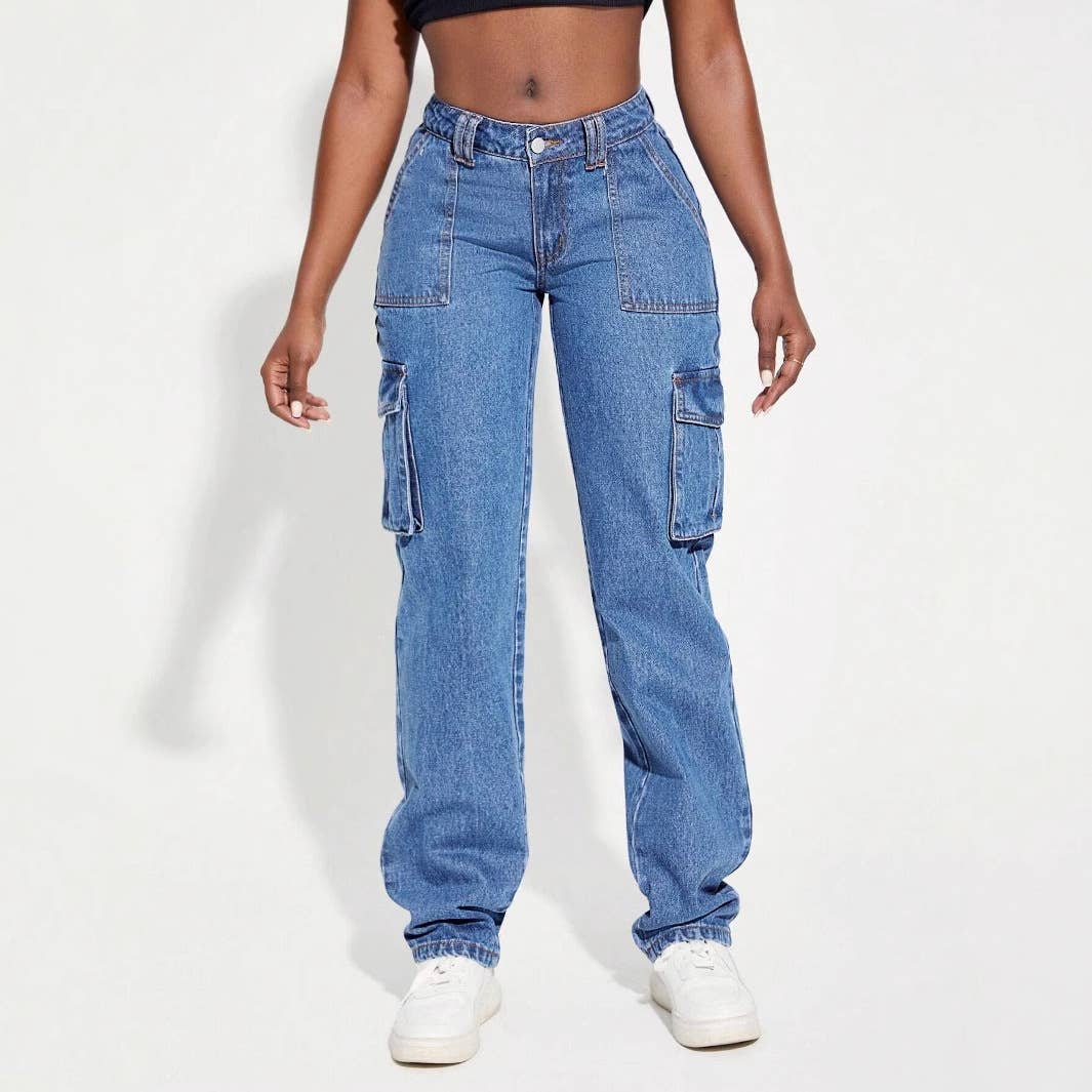 Vintage mid-waist cargo jeans with multiple pockets