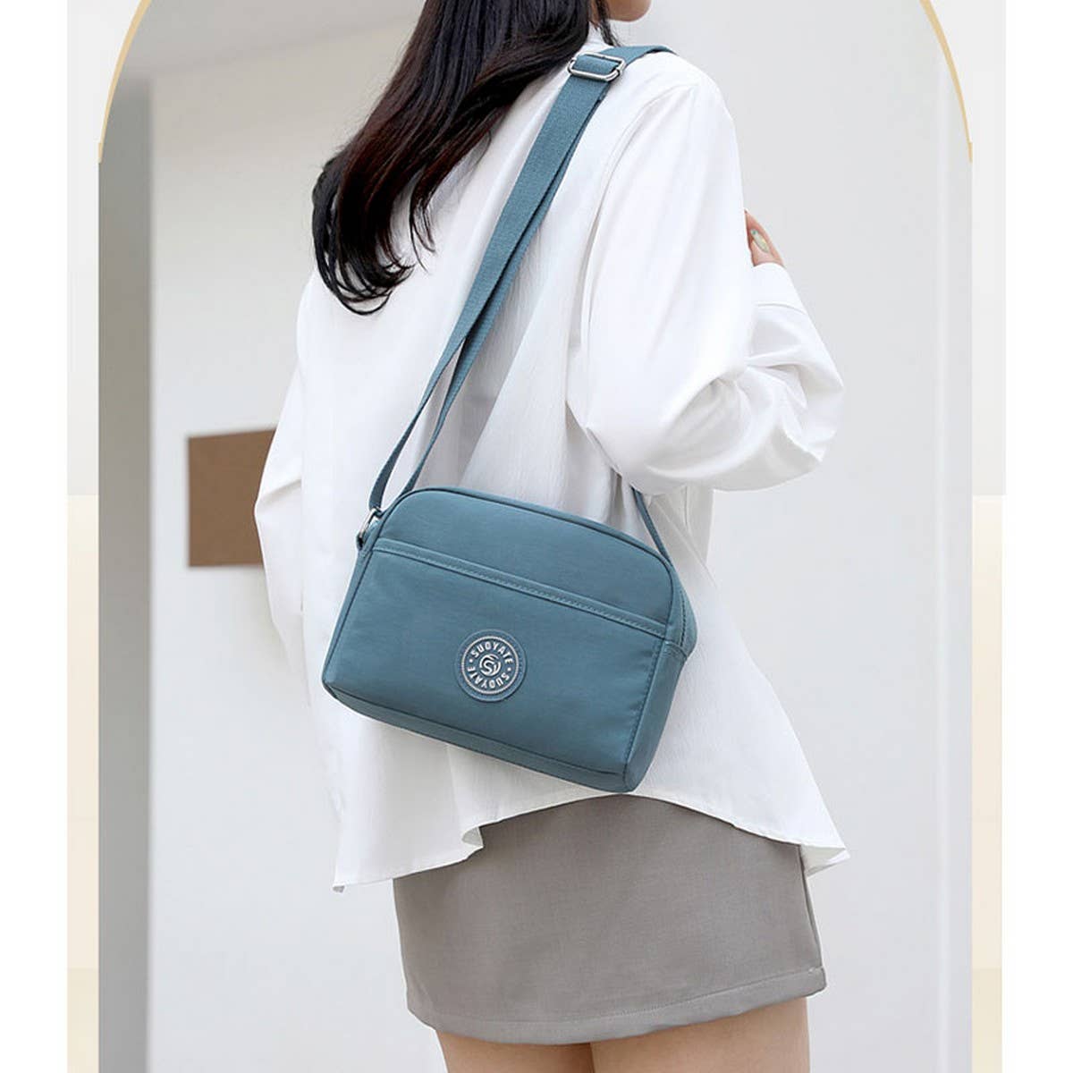 LIGHTWEIGHT SOLID NYLON CROSSBODY SHOULDER BAG