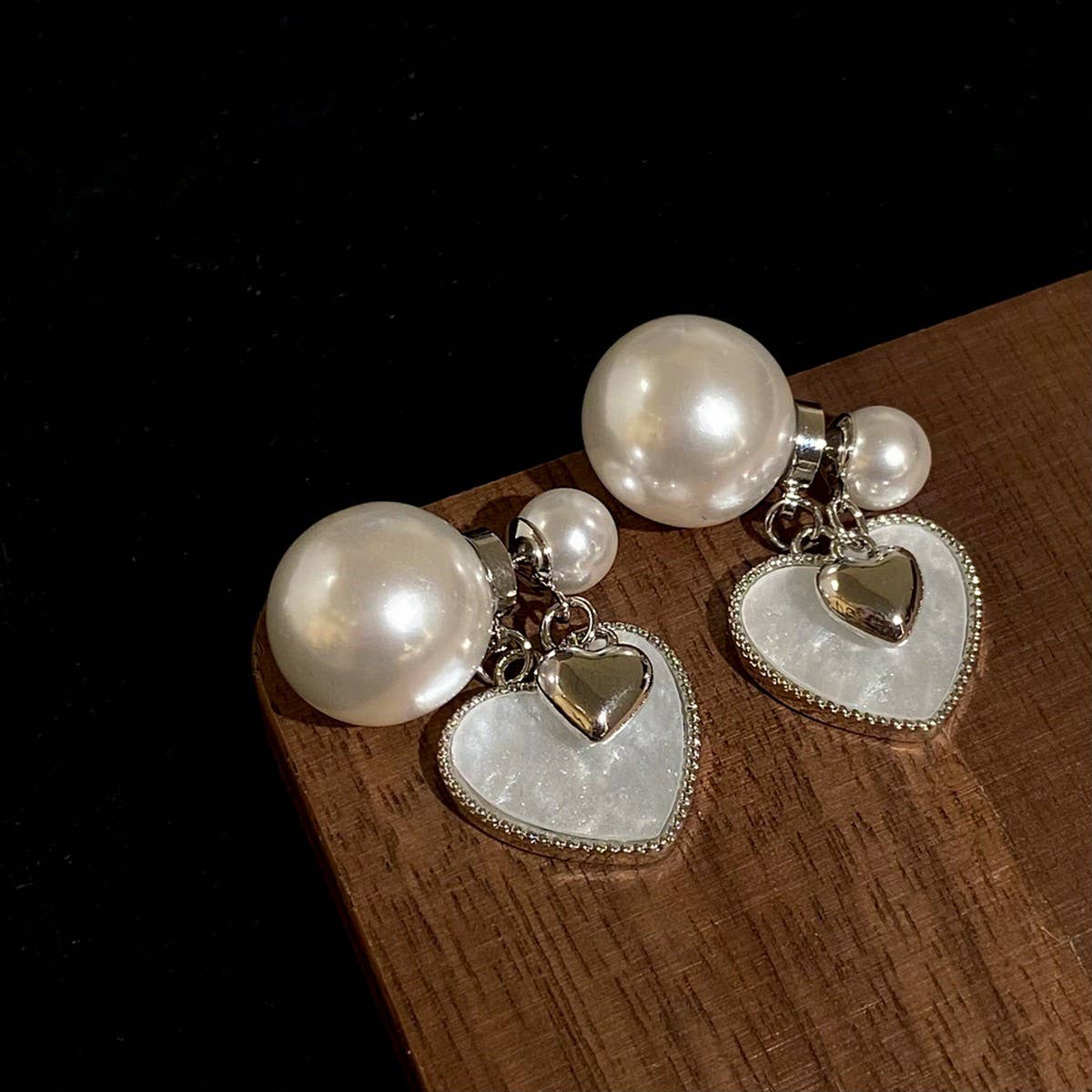 VALENTINE'S DAY HEART PEARL HIGH DESIGN EARRINGS