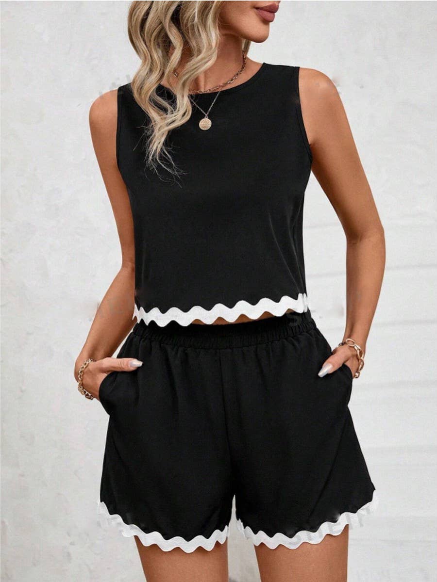 Scallop hem embellished color-matching suit