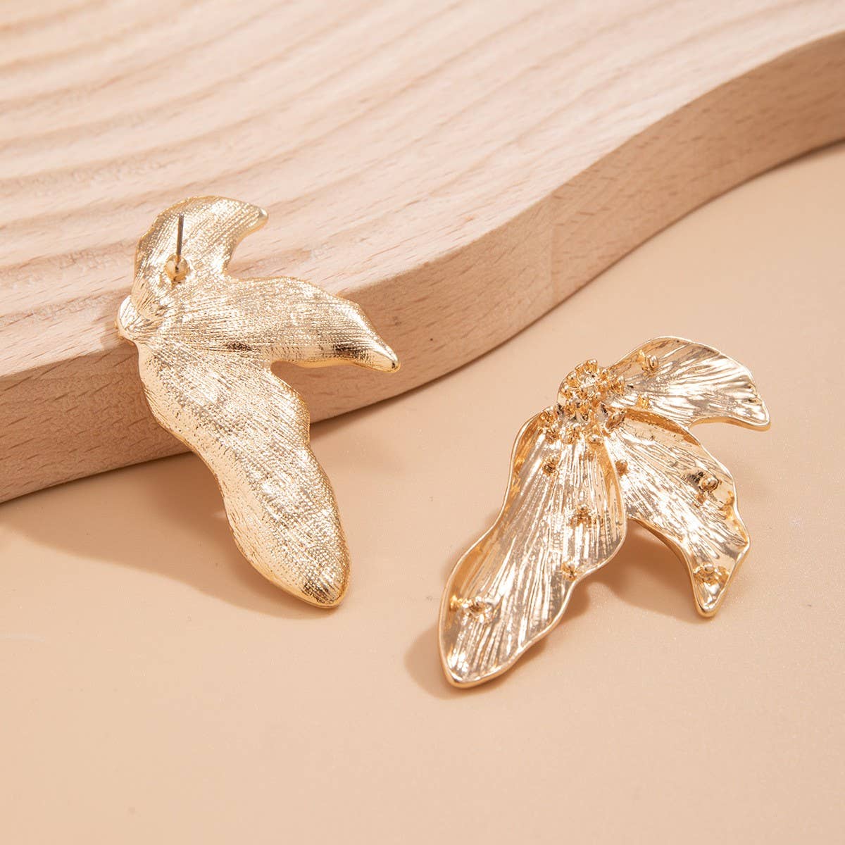 VINTAGE LEAF DESIGN EARRINGS FASHIONABLE EARRINGS