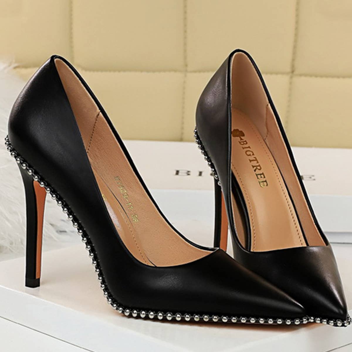 WOMEN SHALLOW POINTED RIVET HIGH HEELS