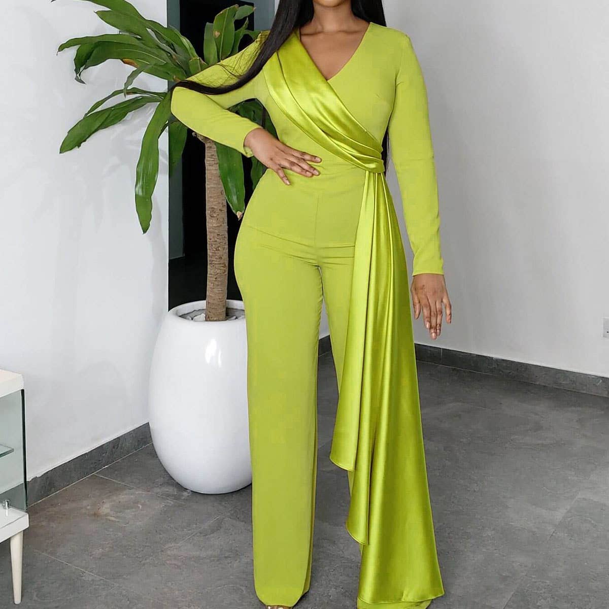 LONG SLEEVE STYLE SLIM-FIT STRAIGHT-LEG JUMPSUIT