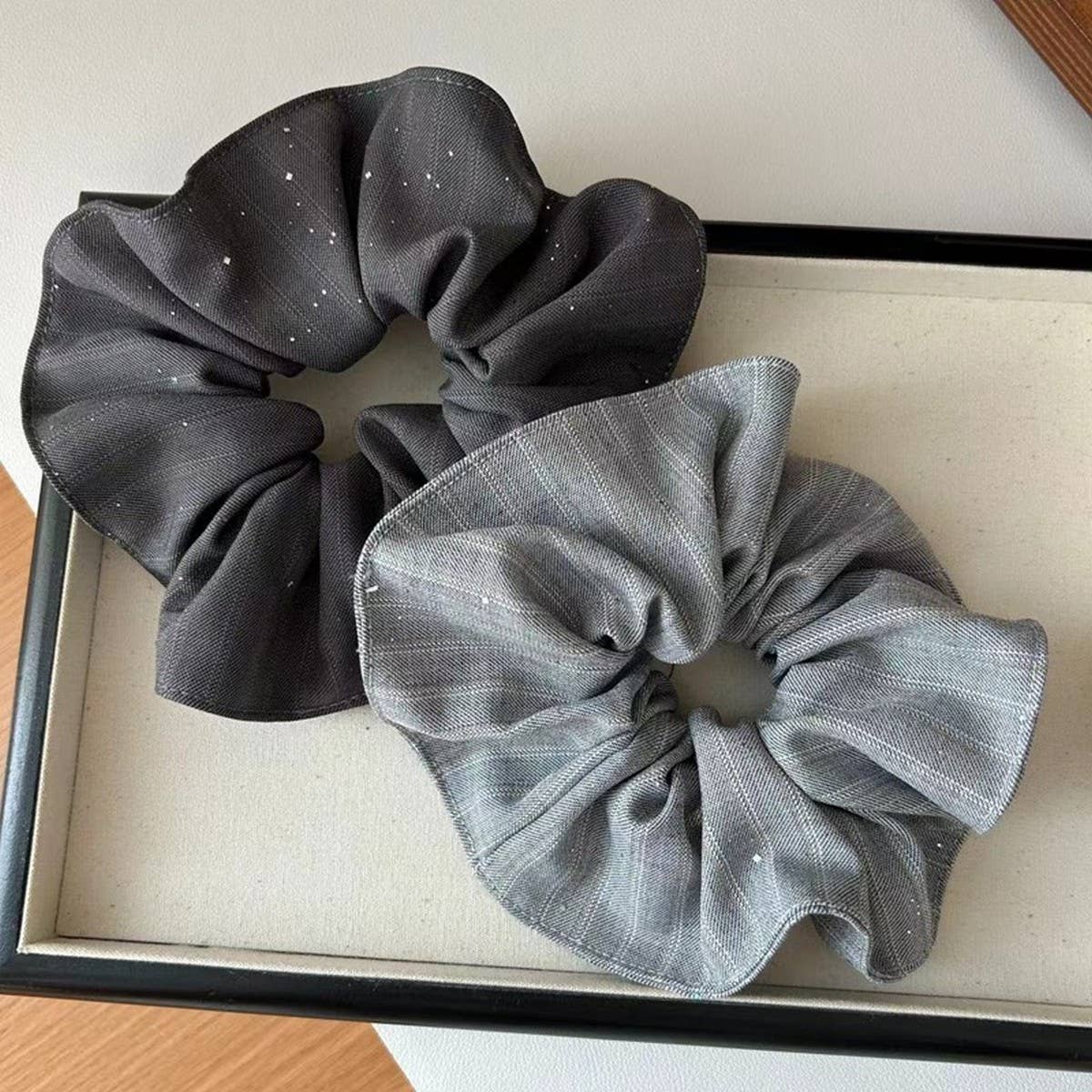 SHINING STRIPED STRIPED COW HAIR SCRUNCHIES