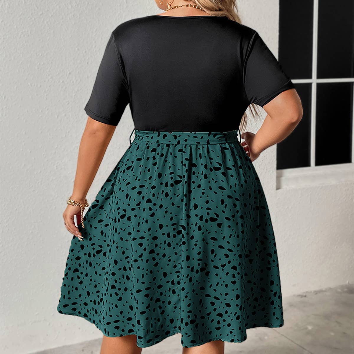 Plus Size V-Neck Tie Waist Ruched Patchwork Dress_CWDMD5978
