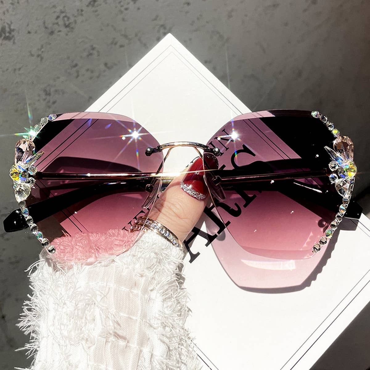 WOMEN FASHION RHINESTONE SUNGLASSES