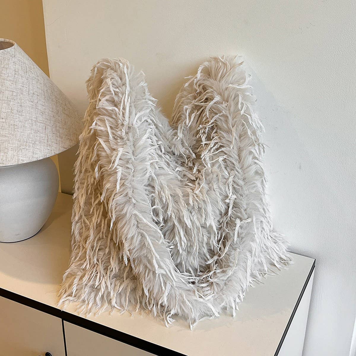 WINTER TASSEL SHOULDER AND CROSSBODY PLUSH BAG_CWAB4012