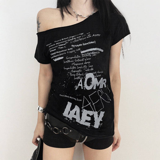 Slant shoulder street style feature lazy T-shirt