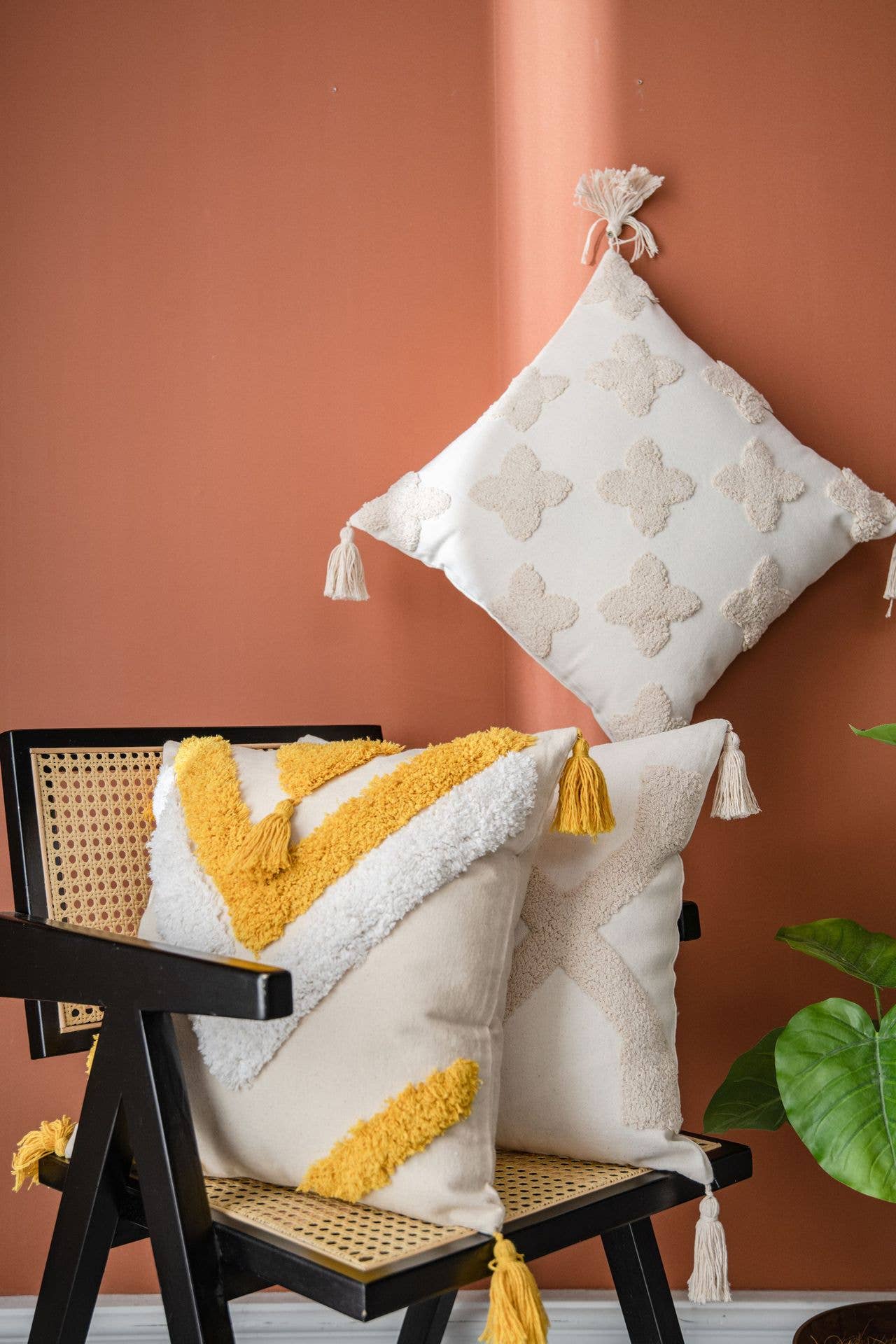 MULTI FLEECE PATTERNED COZY PILLOW COVER