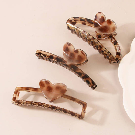 CWAHA07436_LEOPARD HEART HAIR CLAW CLIP FOR WOMEN LARGE