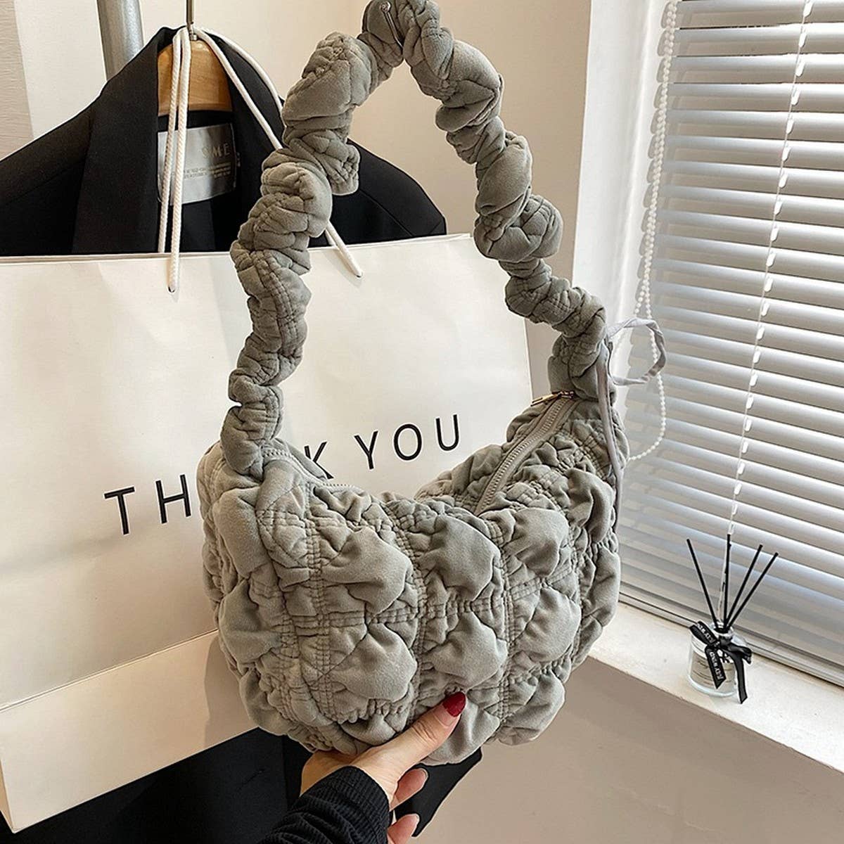 Velvet Puffy Cloud Shoulder Crossbody Bag_CUAB00491