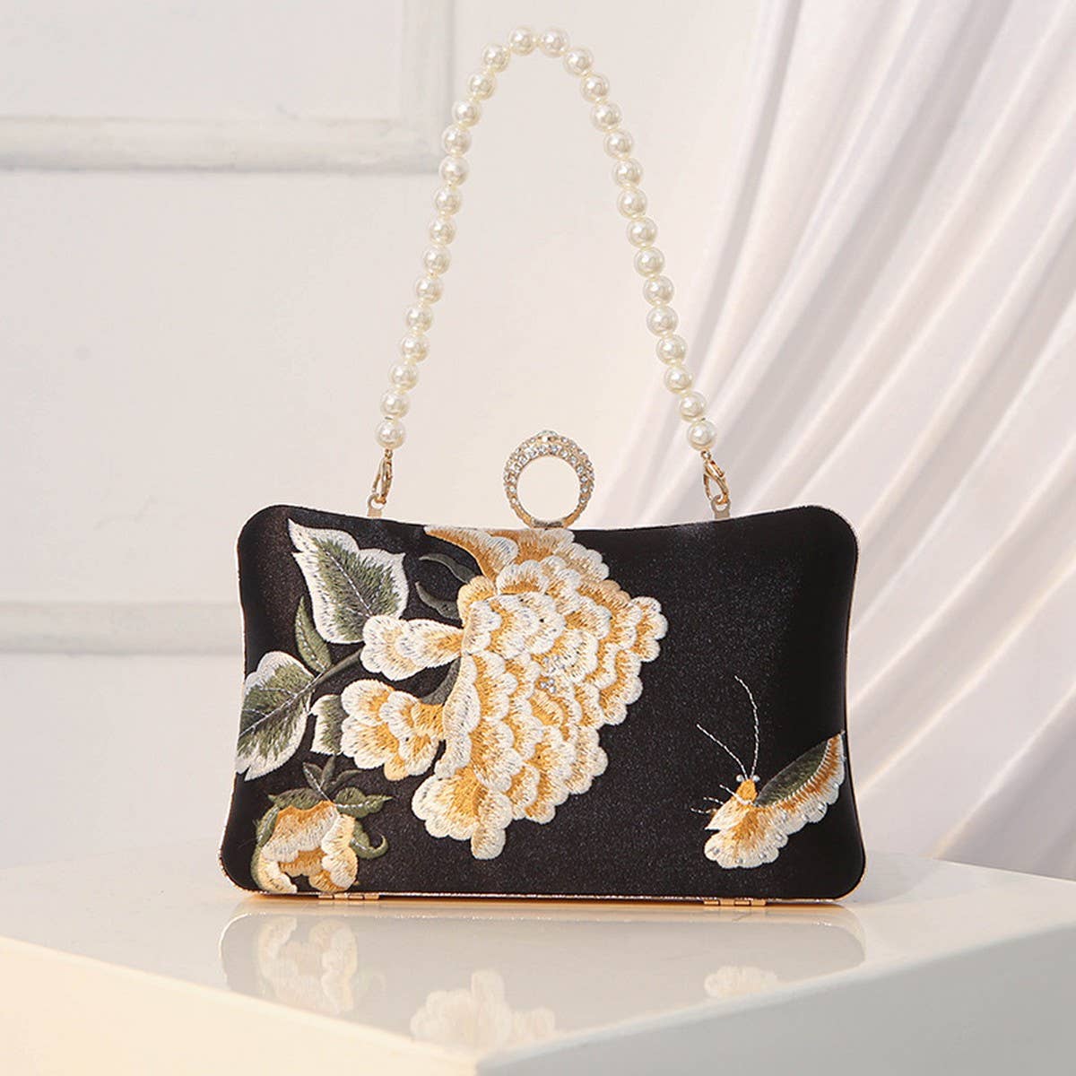 VINTAGE LADY SILK EMBROIDERED CLUTCH_CWAB2483