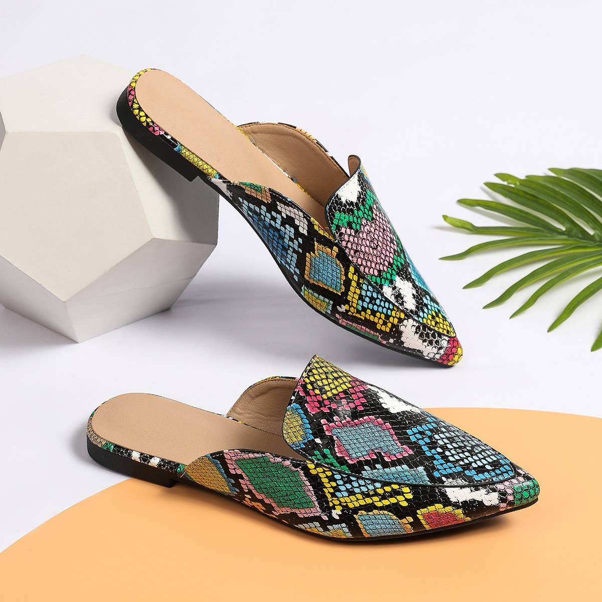 STYLISH SNAKE PRINT FLAT POINTED TOE MULES_CWSHF0030