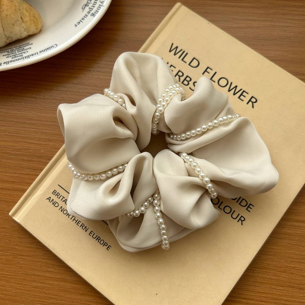 TEMPERAMENT PEARL VERSATILE HAIR SCRUNCHIES