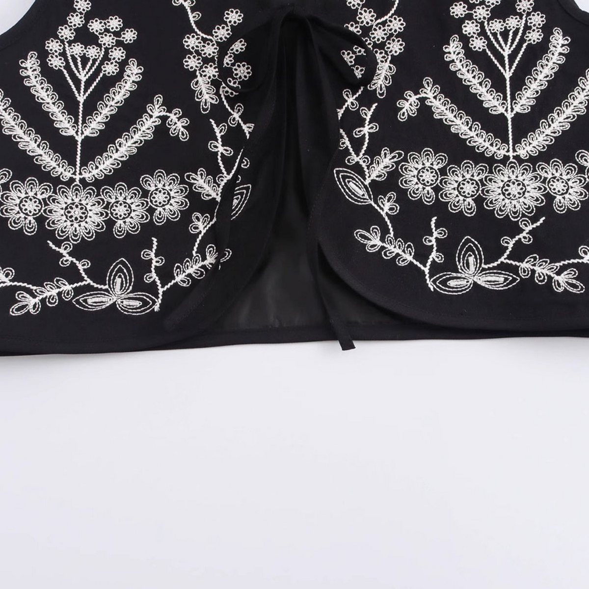 Embroidered Sleeveless Vest ? French Vintage Style