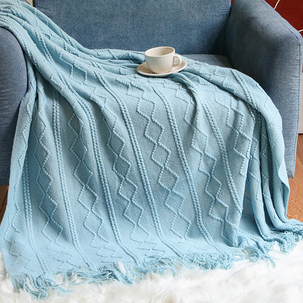 KNITTED WARM BLANKET WITH TASSELS