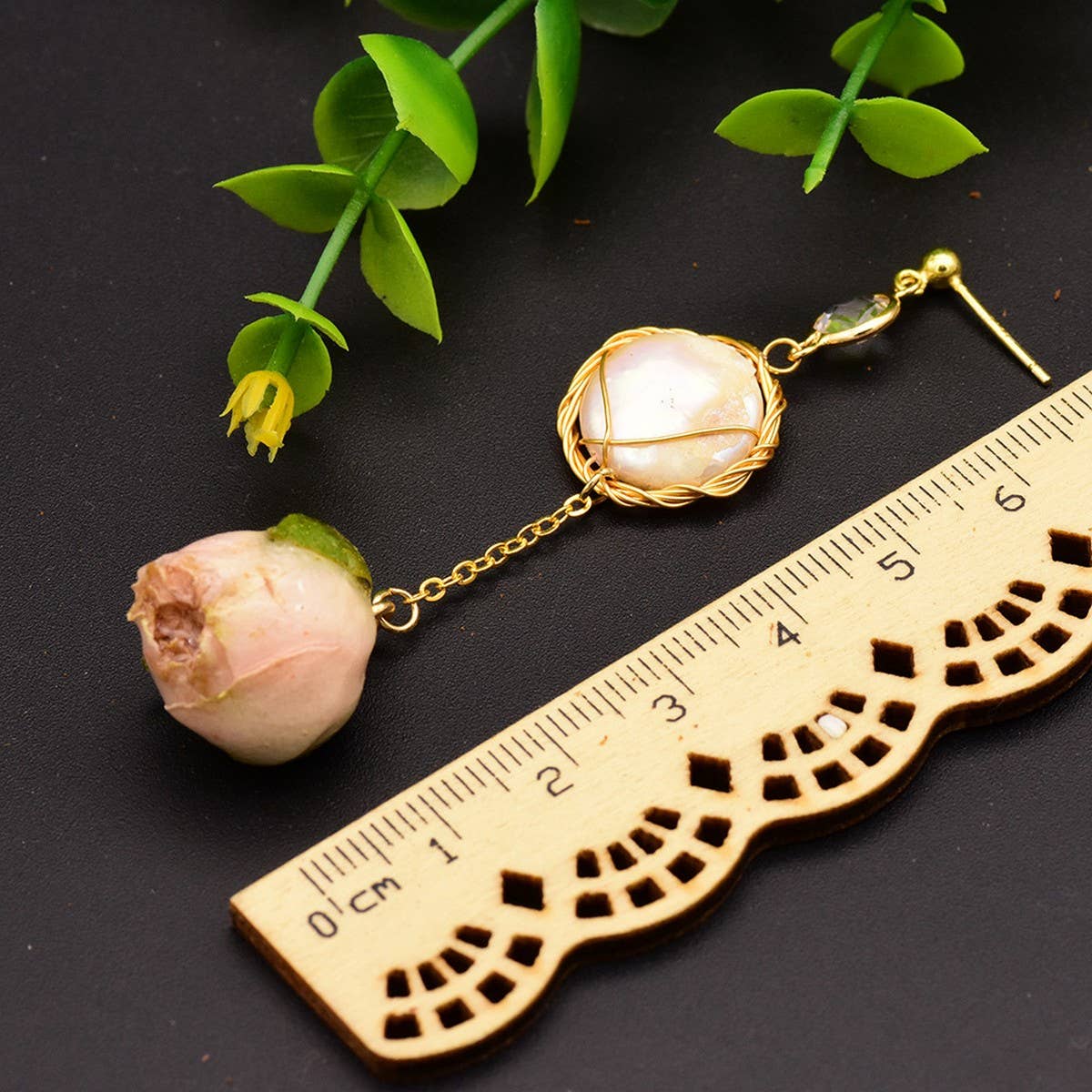 NEW HIGH-END RETRO FLOWER PEARL EARRINGS