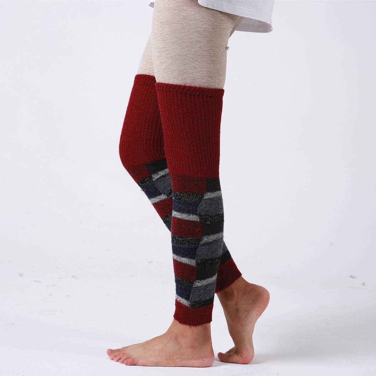 COLORFUL STRIPED KNEE-HIGH SOCKS