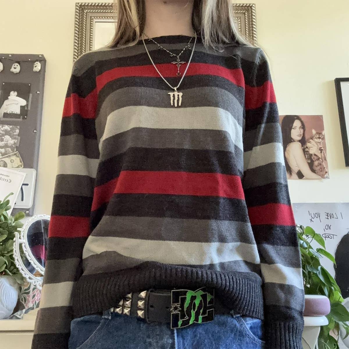 HORIZONTAL LONG SLEEVE CREW-NECK SWEATER