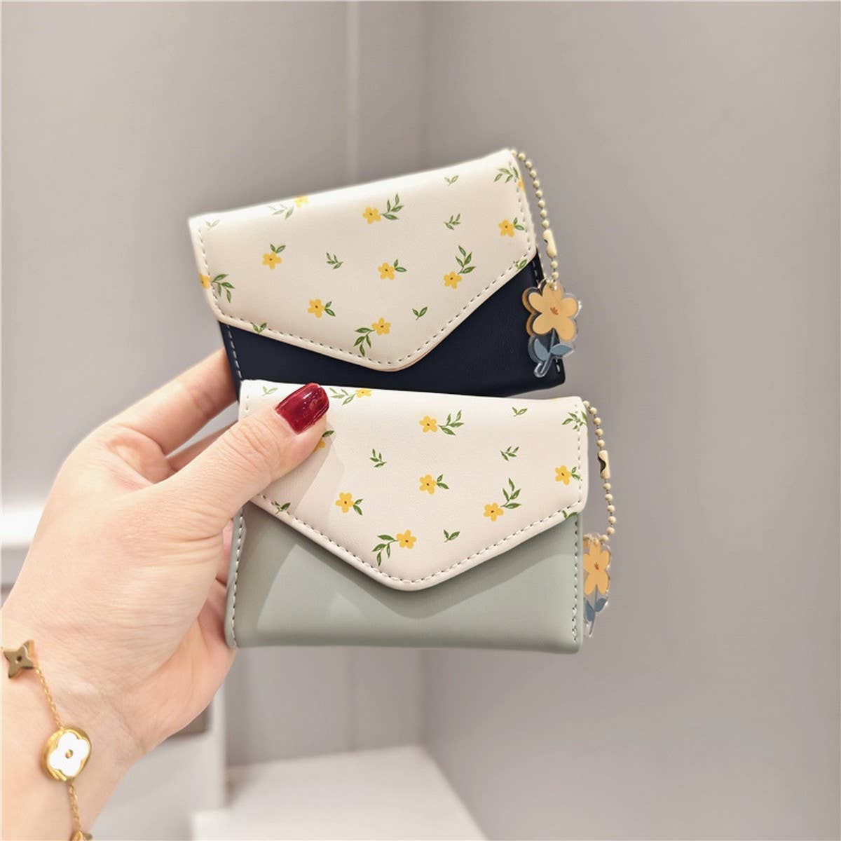 SMALL FRESH FLORAL TRI-FOLD THIN SHORT WALLET_CWAB2547
