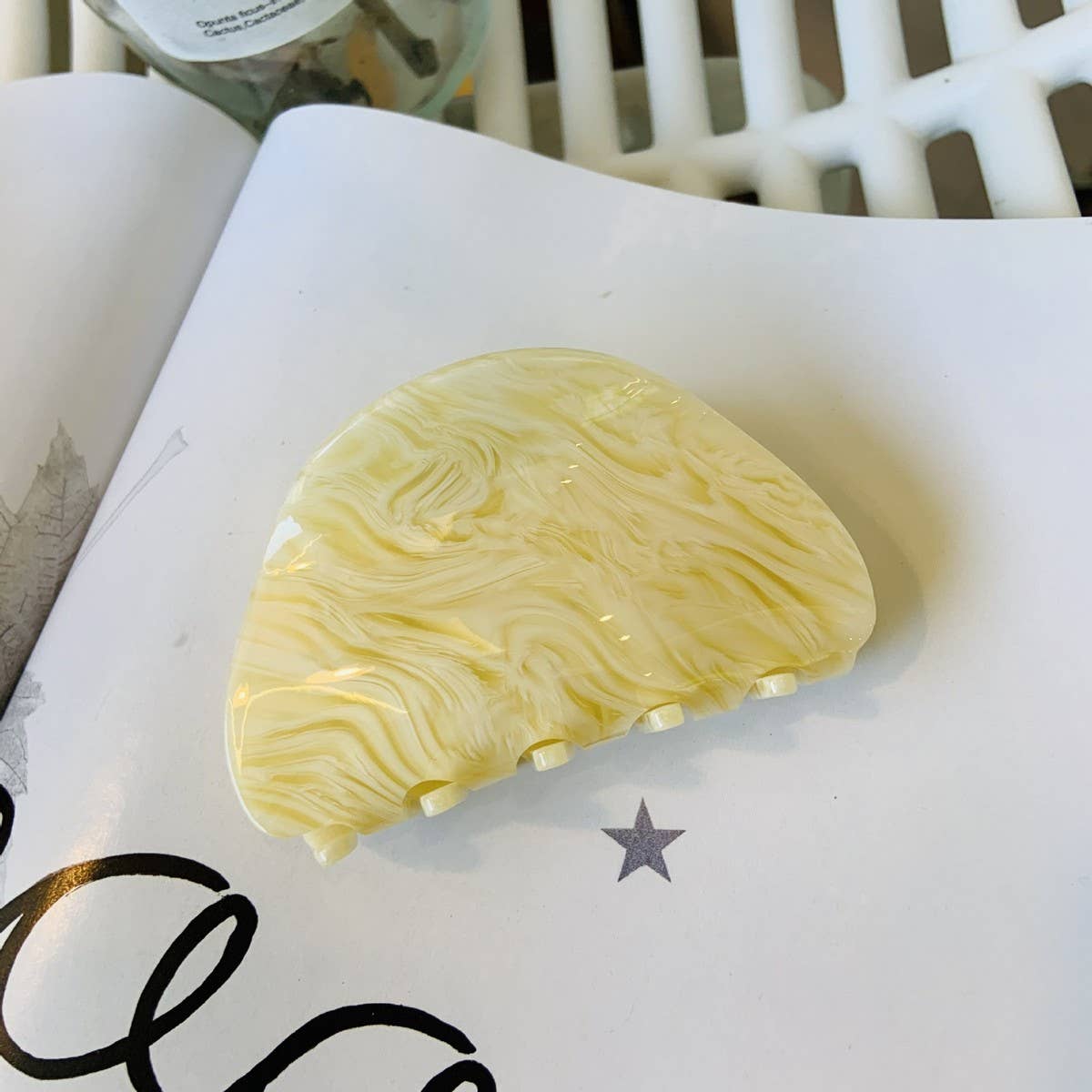 CANDY COLOR LIGHT LUXURY HALF CIRCLE HAIRPIN_CWAHA2150