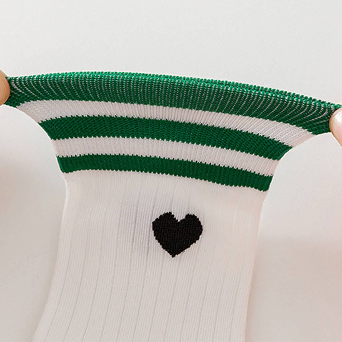 College Style Heart, Two Stripes Print Crew Socks