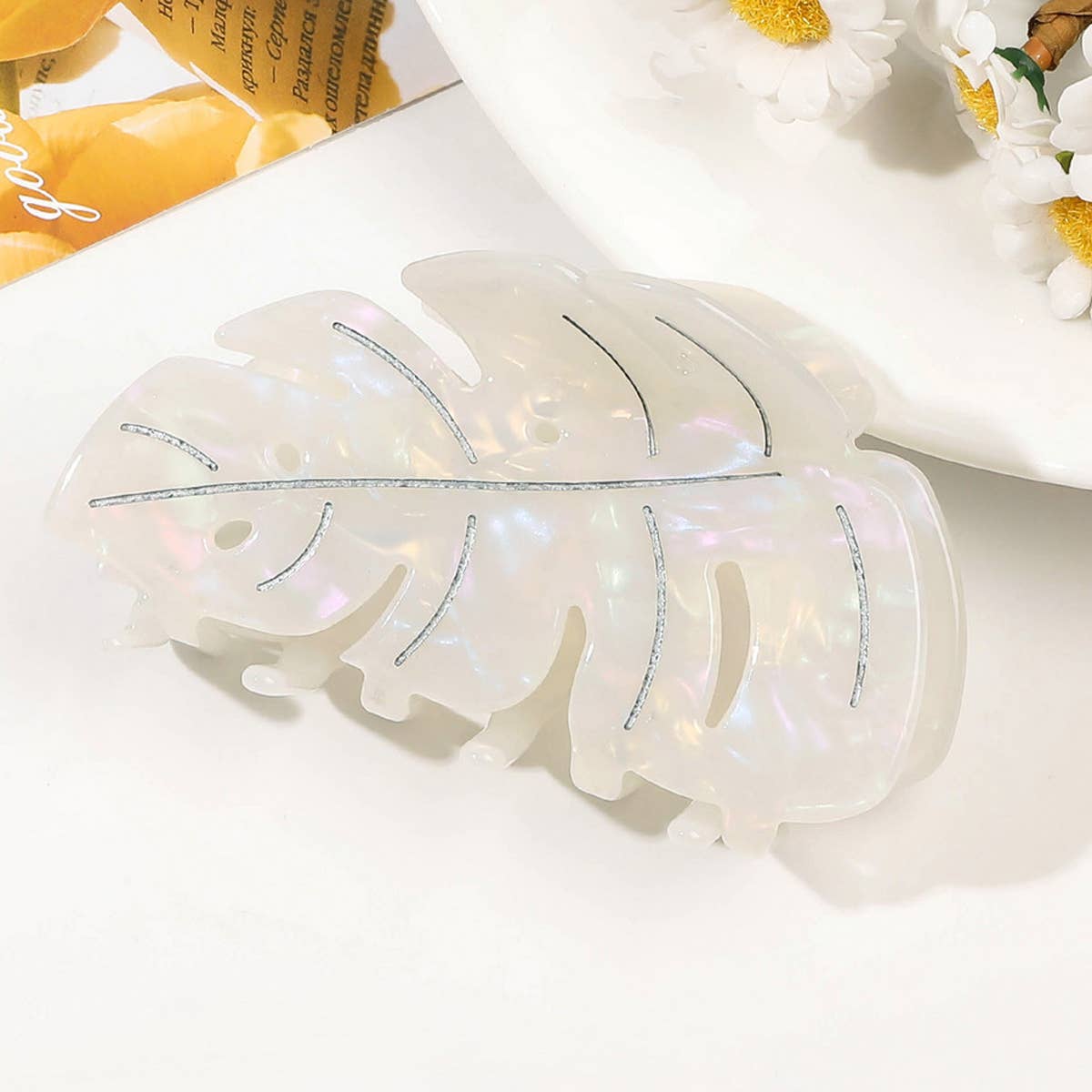 Acetate Leaf Hair Claw - Elegant Shark Clip_CWAHA1646