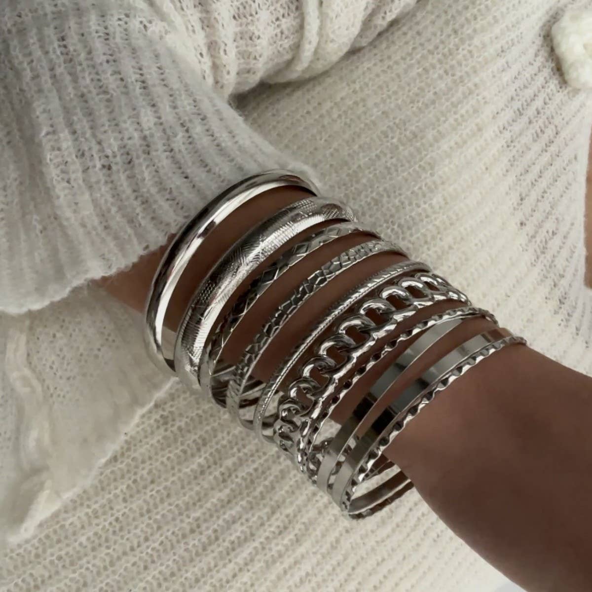 VINTAGE STACKING BOHEMIAN ALLOY BRACELET SET